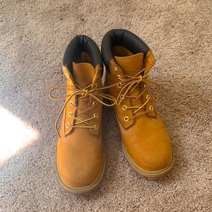 Timberland Boots Sz 8